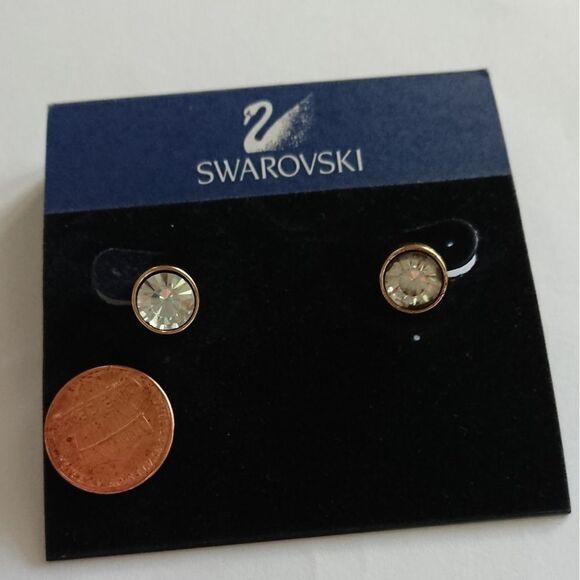 Swarovski gold tone round stud earrings - Picture 3 of 3
